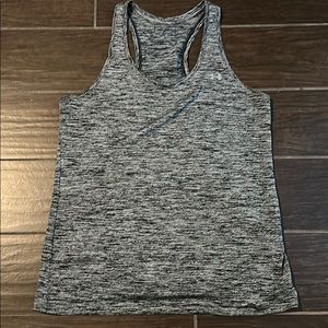 Under amour athletic shirt size large